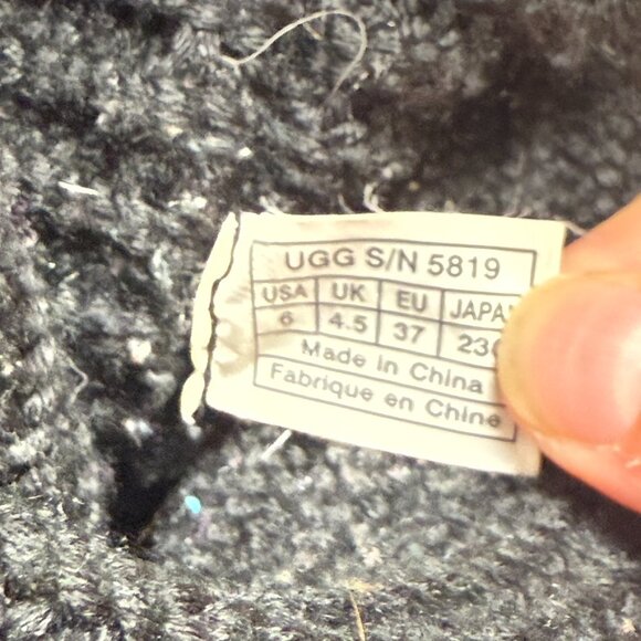 UGG Classic Cardy Boots, Size 6, Button, Fold-Over, Sweater, Black, Winter - Picture 8 of 8